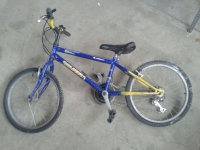 Bicicleta infantil blava